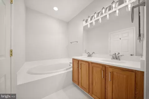 Bath - 8297 Gaither St, Manassas, VA 20110 photo 1 of 6