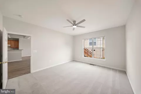 Living - 8297 Gaither St, Manassas, VA 20110 photo 6 of 9