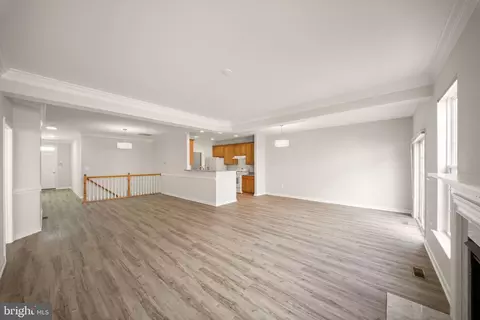Living - 8297 Gaither St, Manassas, VA 20110 photo 4 of 9