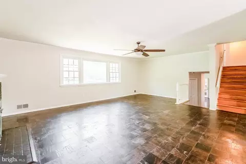 Living - 9206 Peabody St, Manassas, VA 20110 photo 4 of 4