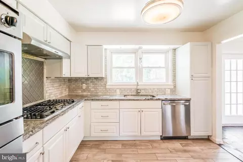 Kitchen - 9206 Peabody St, Manassas, VA 20110 photo 2 of 2