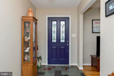 Entry Way - 8905 Hazel Dr, Manassas, VA 20110 photo 1 of 3