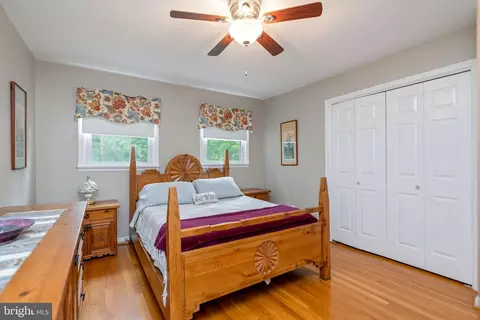 Bedroom - 8905 Hazel Dr, Manassas, VA 20110 photo 2 of 11