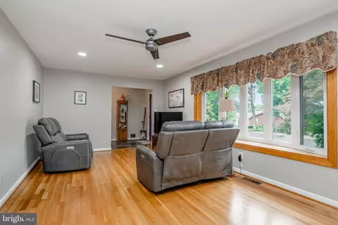 Living - 8905 Hazel Dr, Manassas, VA 20110 photo 1 of 4