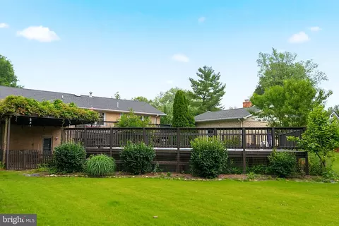 Exterior - 8905 Hazel Dr, Manassas, VA 20110 photo 4 of 10