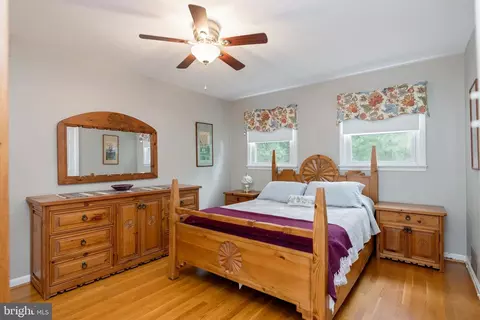 Bedroom - 8905 Hazel Dr, Manassas, VA 20110 photo 1 of 11