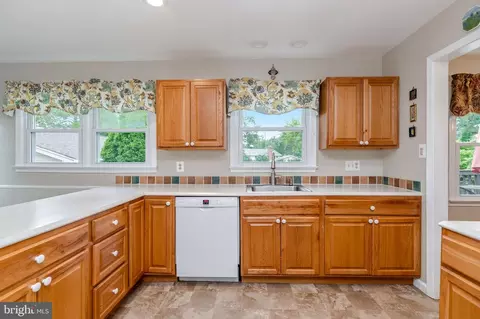 Kitchen - 8905 Hazel Dr, Manassas, VA 20110 photo 4 of 4
