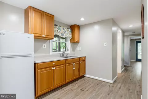 Entry Way - 8905 Hazel Dr, Manassas, VA 20110 photo 3 of 3