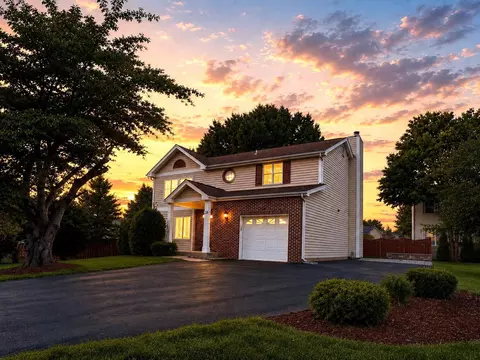Exterior - 10461 Brackets Ford Cir, Manassas, VA 20110 photo 2 of 4
