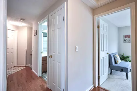 Entry Way - 10461 Brackets Ford Cir, Manassas, VA 20110 photo 2 of 2