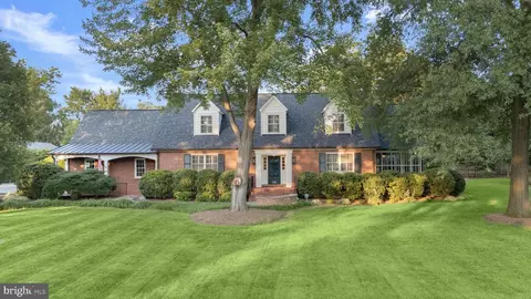 9305 Main St, Manassas, VA 20110