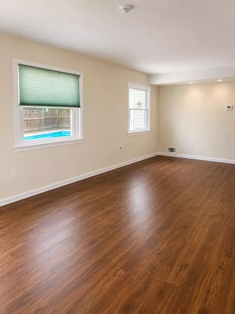Living - 8601 Jackson Ave, Manassas, VA 20110 photo 4 of 4