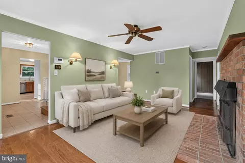 Living - 8601 Jackson Ave, Manassas, VA 20110 photo 1 of 4