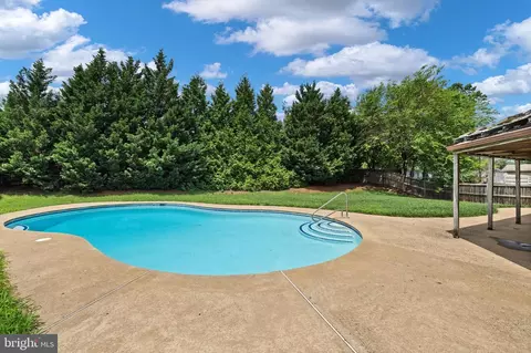 9254 Garnet Ct, Manassas, VA 20110
