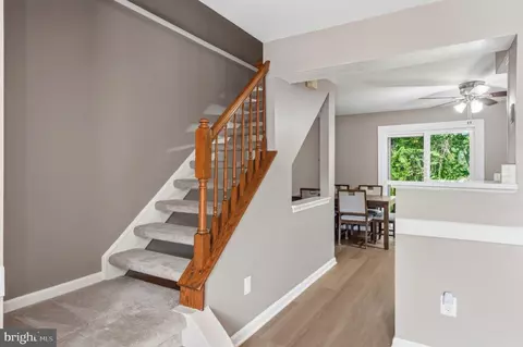 Entry Way - 9504 Ninebark Ct, Manassas, VA 20110 photo 2 of 5