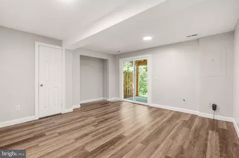 Living - 9504 Ninebark Ct, Manassas, VA 20110 photo 1 of 1