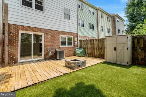 Exterior - 8501 Buckeye Ct, Manassas, VA 20110 photo 2 of 5