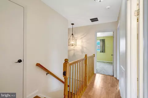 Entry Way - 8501 Buckeye Ct, Manassas, VA 20110 photo 6 of 6