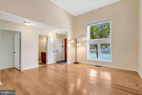 Living - 8501 Buckeye Ct, Manassas, VA 20110 photo 1 of 5