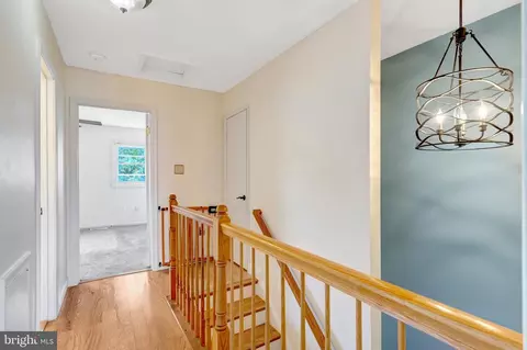 Entry Way - 8501 Buckeye Ct, Manassas, VA 20110 photo 5 of 6