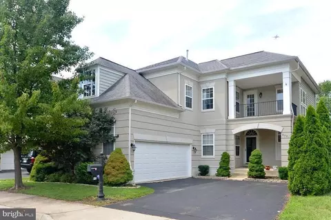 8391 Gaither St, Manassas, VA 20110