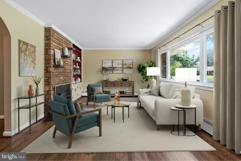 Living - 9021 Weir St, Manassas, VA 20110 photo 4 of 13