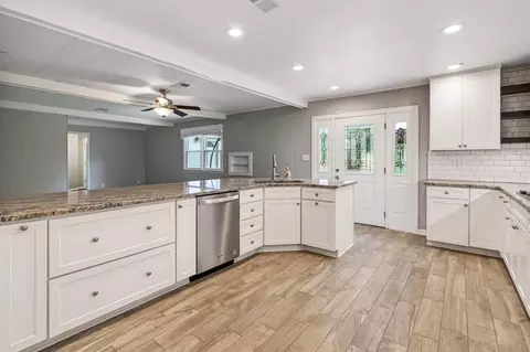 Kitchen - 9021 Weir St, Manassas, VA 20110 photo 3 of 7