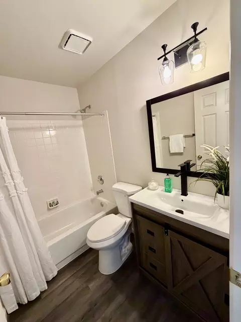 Bath - 10245 Calypso Dr, Manassas, VA 20110 photo 6 of 7