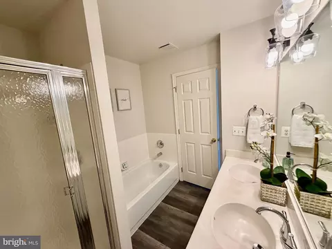 Bath - 10245 Calypso Dr, Manassas, VA 20110 photo 3 of 7