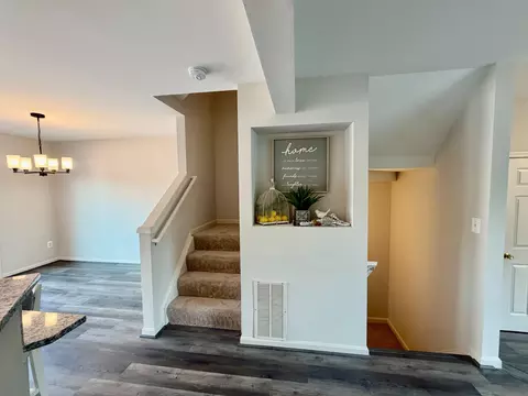 Entry Way - 10245 Calypso Dr, Manassas, VA 20110 photo 2 of 4