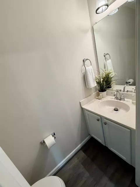 Bath - 10245 Calypso Dr, Manassas, VA 20110 photo 1 of 7