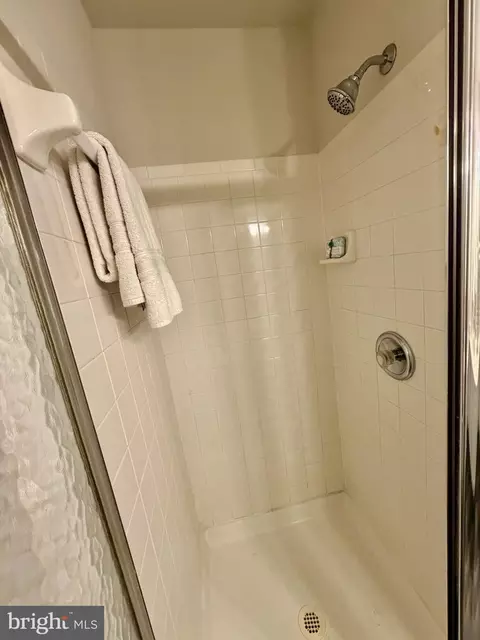 Bath - 10245 Calypso Dr, Manassas, VA 20110 photo 5 of 7