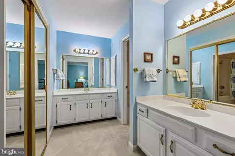 Bath - 9507 Nelson Ln, Manassas, VA 20110 photo 3 of 4