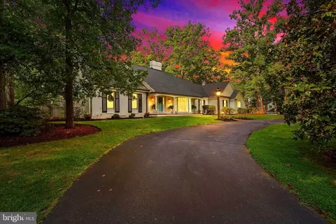 Exterior - 9507 Nelson Ln, Manassas, VA 20110 photo 2 of 11