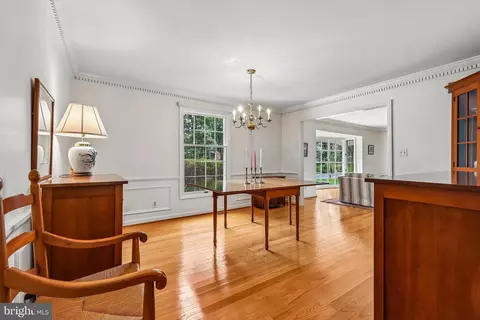 Dining - 9507 Nelson Ln, Manassas, VA 20110 photo 2 of 2