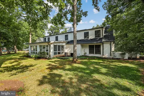 Exterior - 9507 Nelson Ln, Manassas, VA 20110 photo 6 of 11