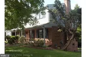 8719 Barnett St, Manassas, VA 20110