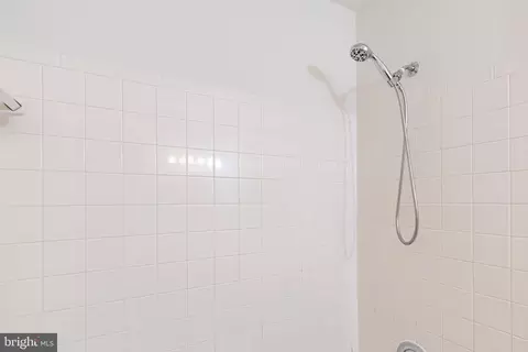Bath - 9013 Tyler Ct, Manassas, VA 20110 photo 2 of 2