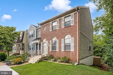 Exterior - 8711 Ditmars Ct, Manassas, VA 20110 photo 3 of 7