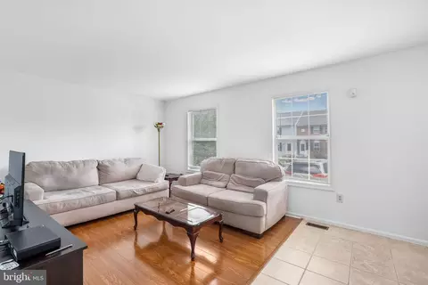 Living - 8711 Ditmars Ct, Manassas, VA 20110 photo 1 of 2