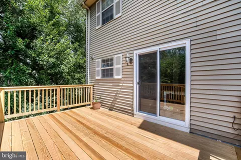 Exterior - 8711 Ditmars Ct, Manassas, VA 20110 photo 5 of 7