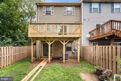 Exterior - 8711 Ditmars Ct, Manassas, VA 20110 photo 7 of 7