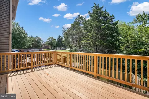 Exterior - 8711 Ditmars Ct, Manassas, VA 20110 photo 6 of 7