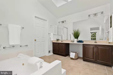 Bath - 8550 Yoder St, Manassas, VA 20110 photo 2 of 5