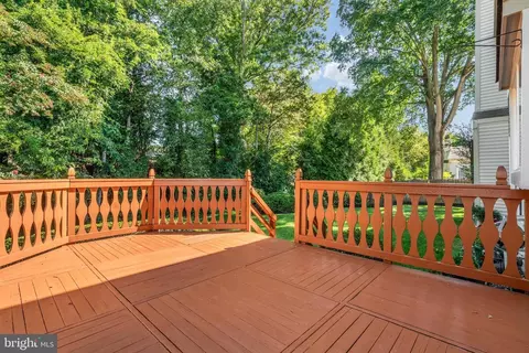 Exterior - 8550 Yoder St, Manassas, VA 20110 photo 4 of 5