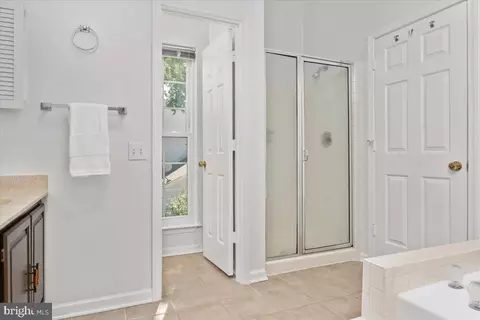 Bath - 8550 Yoder St, Manassas, VA 20110 photo 3 of 5