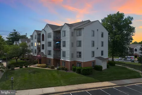 8383 Buttress Ln #302, Manassas, VA 20110