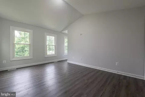 Living - 10169 Corydalis Ct, Manassas, VA 20110 photo 8 of 9