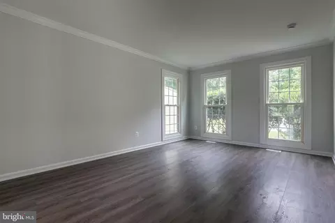 Living - 10169 Corydalis Ct, Manassas, VA 20110 photo 7 of 9