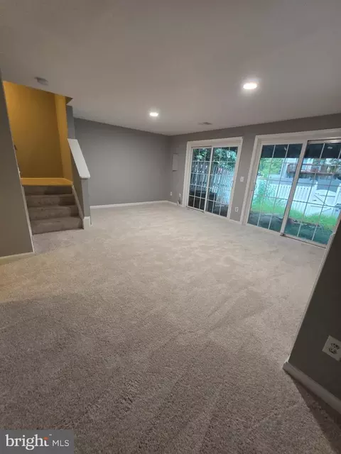 Living - 10203 Calypso Dr, Manassas, VA 20110 photo 4 of 5